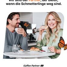 Manchmal beginnt alles mit einem ersten guten Eindruck.
Aber Partner sein zeigt sich vor allem danach.
✨ Wenn der Alltag startet.
✨ Wenn Fragen auftauchen.
✨ Wenn Verlässlichkeit gefragt ist.
Genau dann wollen wir da sein – nicht nur mit Kaffee, sondern mit echter Begleitung im Arbeitsalltag.
#KaffeePartner #Partner #KaffeeImBüro #Bürokaffee #BusinessCoffee