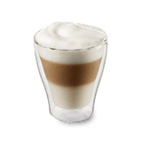 Latte Macchiato in einem Doppelwandglas von Kaffee Partner