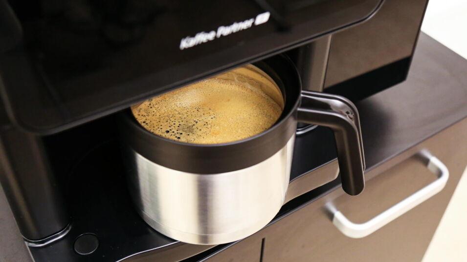 Kaffee in einer Thermoskanne