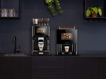 Kaffeeautomaten mit Wasseranschluss auf Küchenzeile