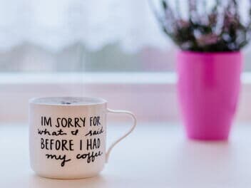 Kaffeebecher mit laessigem Spruch