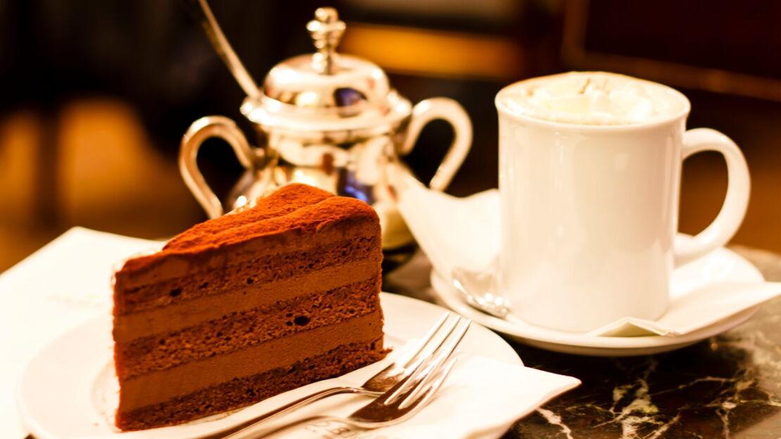 Kaffee und Kuchen in einem Wiener Cafe