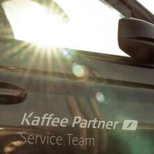 Wenn’s um Kaffee geht, zählt nur eins: Wir sind an deiner Seite. ☕
Egal ob Stadt oder Land – wir sind für dich da.
Mit unserem flächendeckenden Servicenetz geben wir alles, um Probleme schnell, zuverlässig und persönlich zu lösen. ✅💡
Du stehst im Mittelpunkt.
Wir hören zu. Wir verbessern uns. Und wir bleiben dran, damit du deinen Kaffee sorgenfrei genießen kannst. ☕✨
Danke für dein Vertrauen.
Wir sind stolz, täglich für dich unterwegs zu sein. 🙏
#Kaffeevollautomat #Serviceteam #TechnikerPower