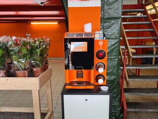 kaffeevollautomat in orange lackiert