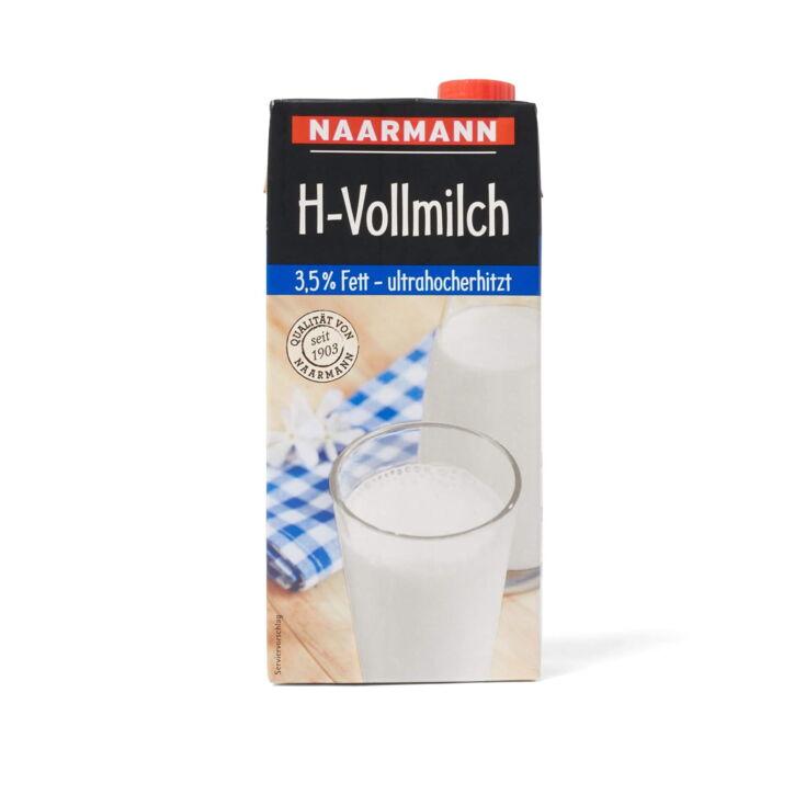 Eine Packung Naarmann H-Milch auf weißem Hintergrund