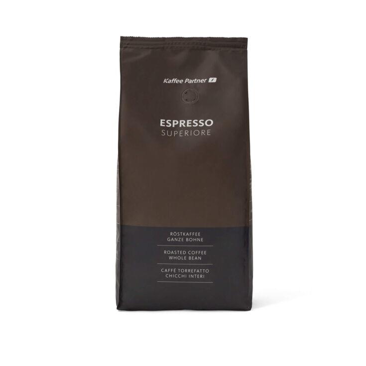 Beutel vom Espresso Superiore auf weißem Hintergrund