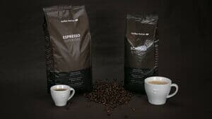 Espresso Beutel und Kaffee Beutel auf einem Tisch