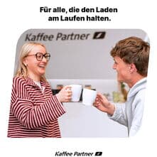Zum Tag der Arbeit feiern wir alle, die jeden Tag mit anpacken, mitdenken und den Laden am Laufen halten. 💪
Ob große Aufgabe, kurzer Austausch oder kleine Pause zwischendurch: Guter Kaffee gehört für viele Teams einfach dazu.
Wir sind Dein Partner. Auf Augenhöhe. Und am liebsten mit einer Tasse Kaffee in der Hand. ☕
#TagDerArbeit #KaffeePartner #WirSindDeinPartner