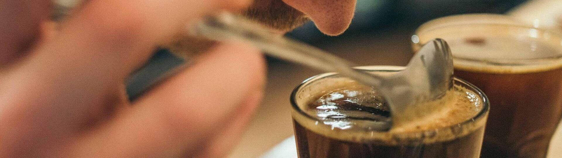 Kaffeeverkostung mit einem Kaffeesommelier