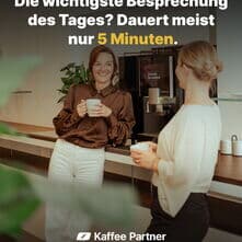 Manche Meetings brauchen keinen Termin im Kalender. ☕️
Ein Kaffee, fünf Minuten und plötzlich weiß man, was im Team eigentlich gerade los ist.
Damit der Kaffee dabei einfach läuft, kümmern wir uns um den Rest.
#KaffeePartner #KaffeeImBüro #Kaffeevollautomat #Arbeitsalltag #Team