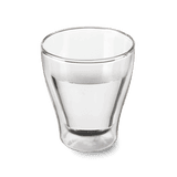 Heißes Wasser in einem Doppelwandglas von Kaffee Partner