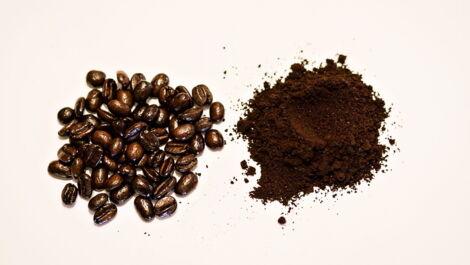 Kaffeebohnen gemahlen und ganz