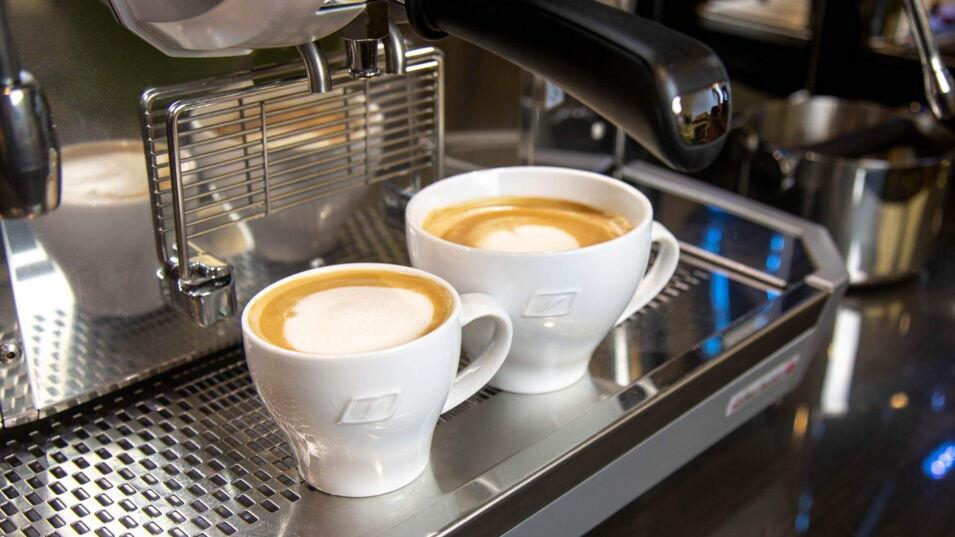 Milchschaum auf Cappuccino aus Milchersatz