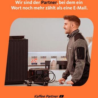 Verbindlichkeit ist im B2B-Sektor unser höchstes Gut. Während Prozesse oft digitaler werden, bleibt unser Versprechen persönlich: Ein Wort zählt bei uns noch mehr als eine E-Mail. Wir sind dein Partner für eine zuverlässige Kaffeeversorgung, auf den du dich verlassen kannst. 🤝☕️