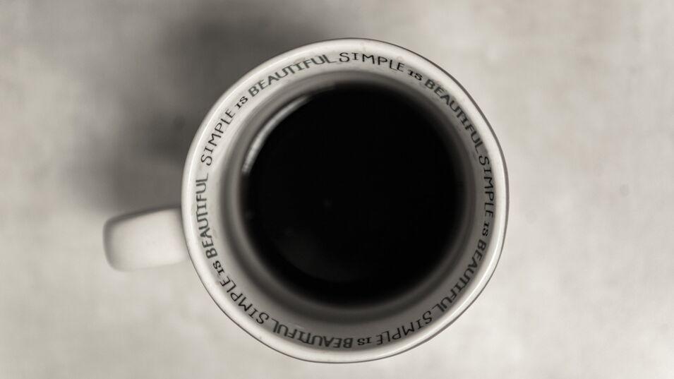 simple is beautiful coffee tasse von oben