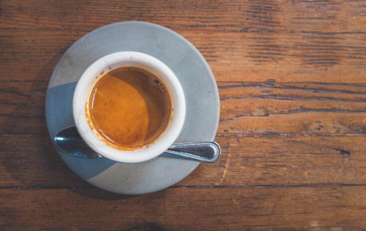 Espresso mit dunkler Crema